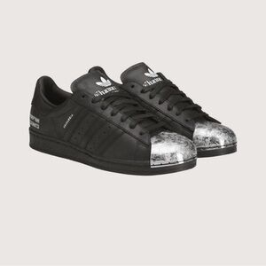 Great value on the sold out in minutes.Adidas superstar Compton cowboys 9.5